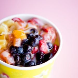 salade-fruits-creme-glacee_1232-1648